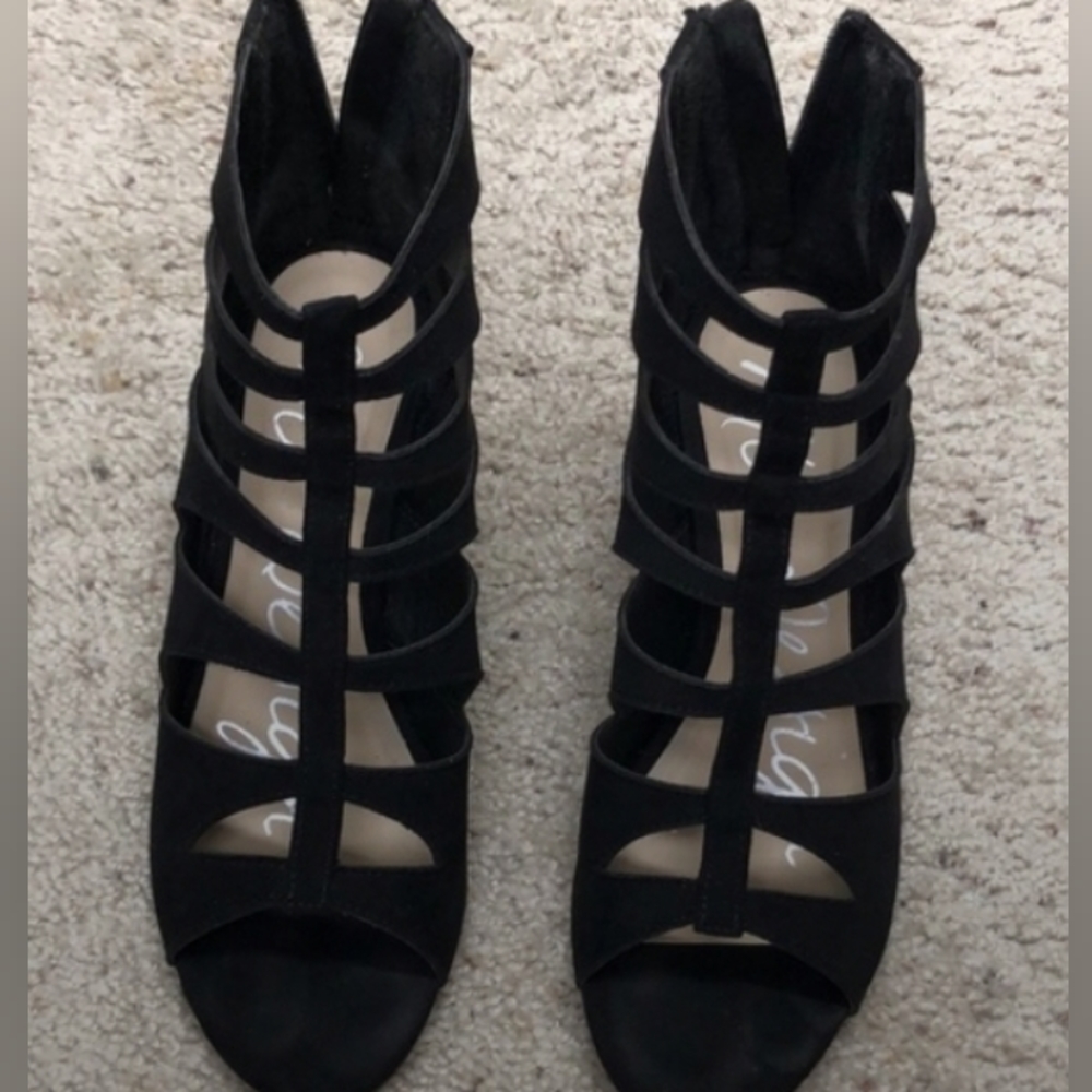 MTI Design black wedges
